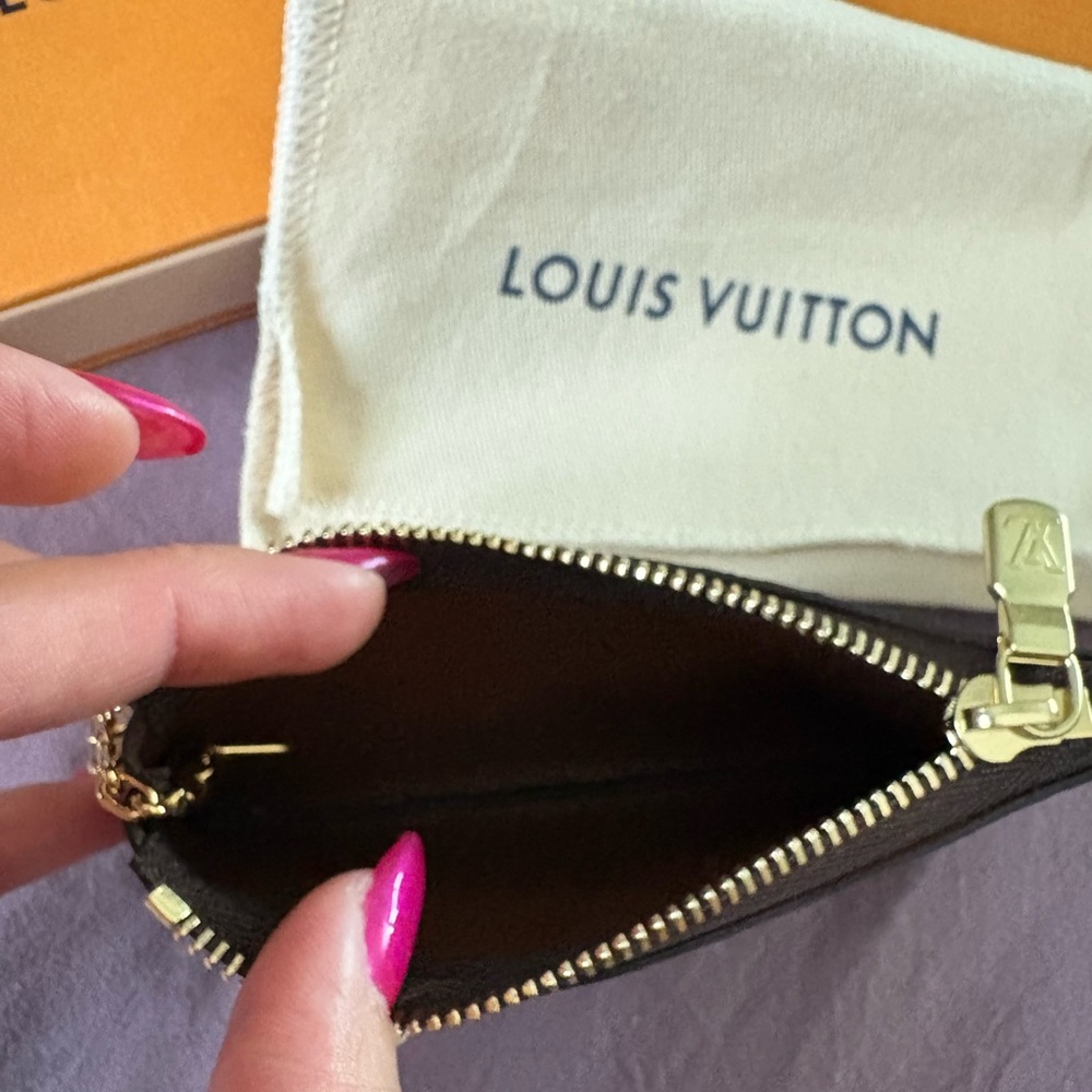 LV Key Pouch - Picture 4 of 8